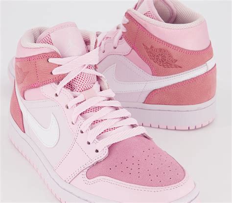 nike air jordans 1 pink.